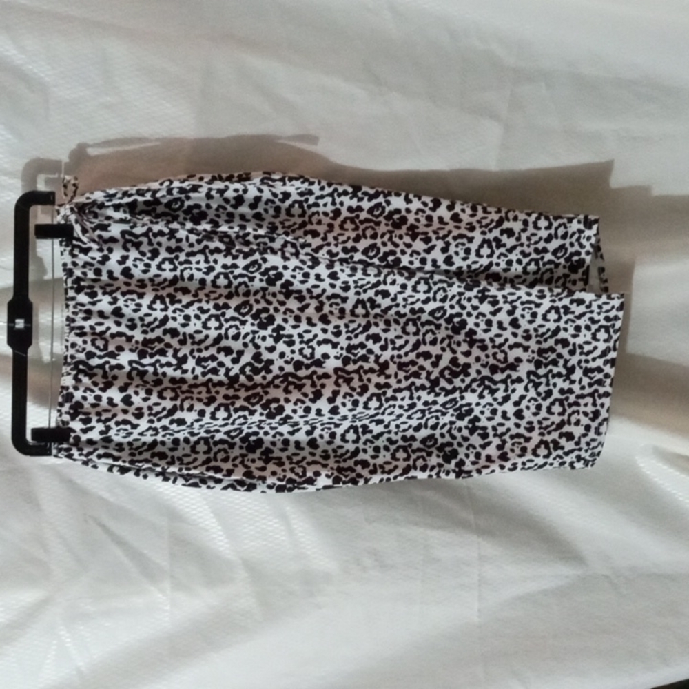 Women's Pretty Little Thing Wrap Skirt 12 Black White Print Preowned